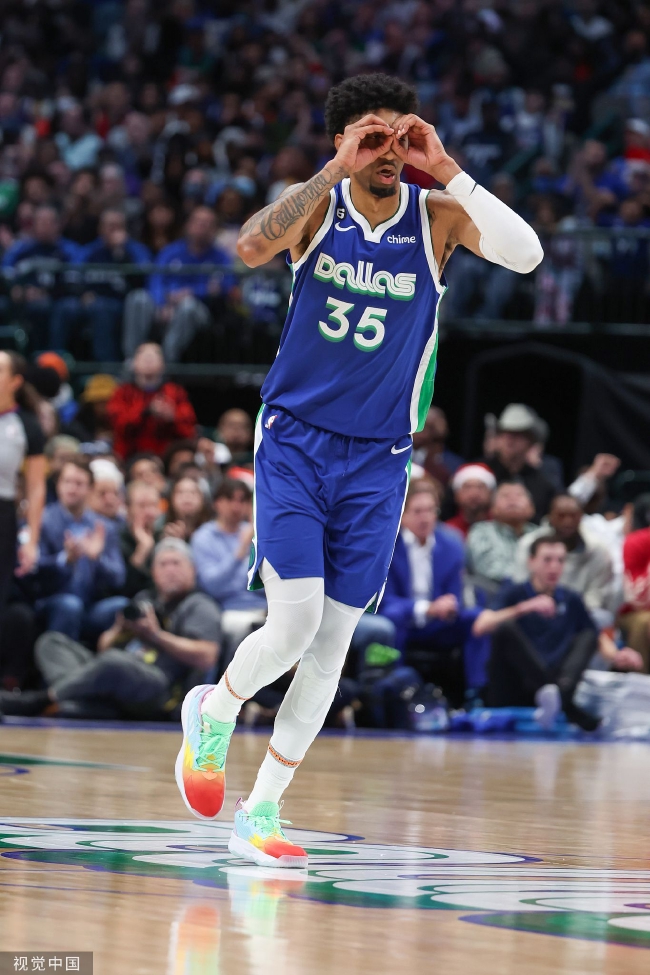 予取予求！伍德面对湖人27分钟17中12砍30+8+7