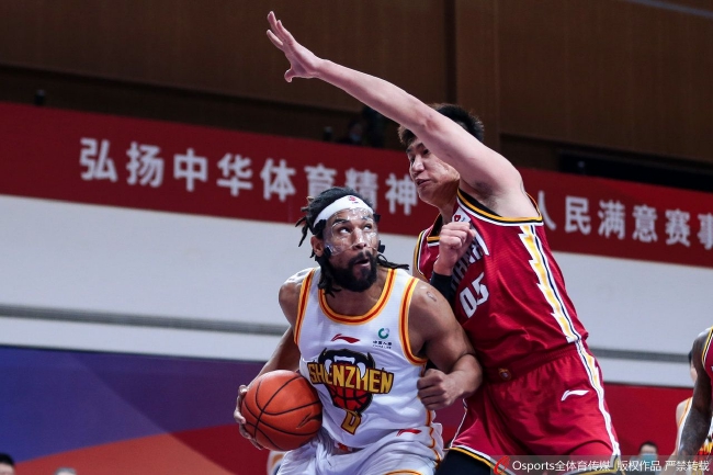 萨林杰17+20费尔德37分 深圳力克山西8连胜