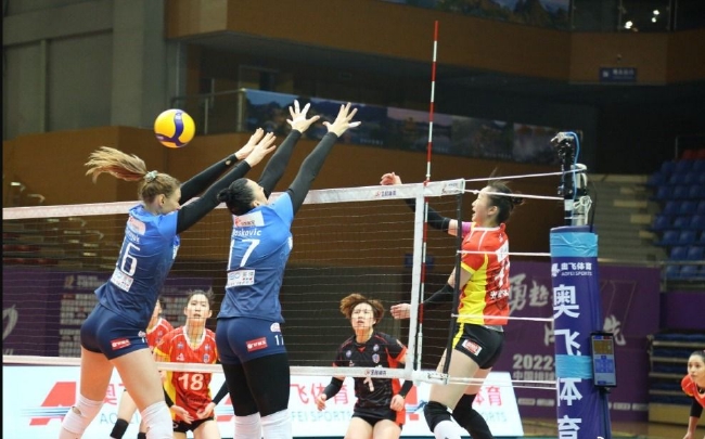 排超女排半决赛I：上海3-1挫深圳 总比分1-0占先