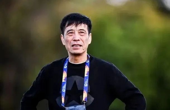 >尹波:几乎每个人都盼着他出事儿的人 真出事儿了