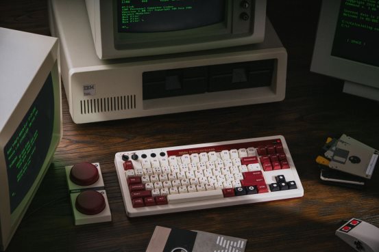 十年经典之作：八位堂（8BitDo）首款键盘来了！