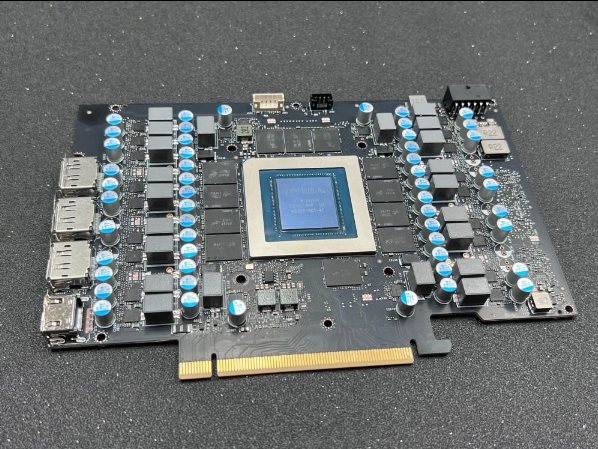 有见过满载也不发烧的显卡吗？影驰 GeForce RTX 4090 金属大师 AIO OC评测
