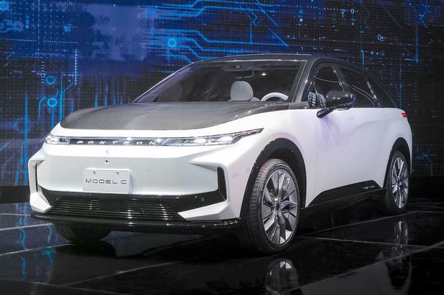鸿海董事长刘扬伟透露Model C汽车量产进度：已取得合格证挂牌