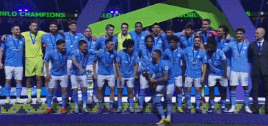 4-0问鼎5冠王！曼城首夺世俱杯！23岁足坛锦鲤神了：每16场拿1冠