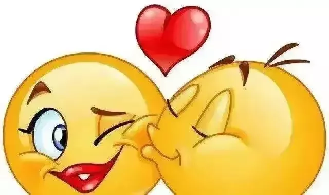 应聘：“老板，我看你门口贴的有招聘的？”
老板：