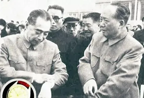 当年毛主席有著名的“三不”:一不带枪，二不带钱，