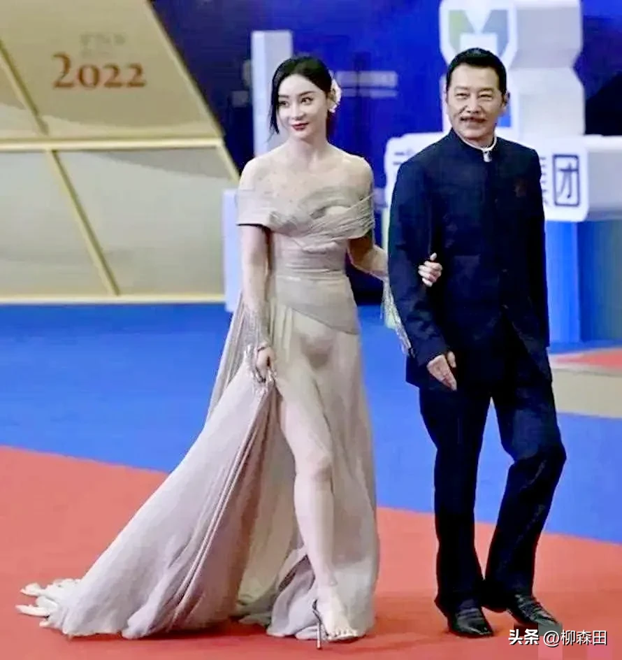 袁姗姗真的不会尴尬吗？拥有如此身材的袁姗姗，在一