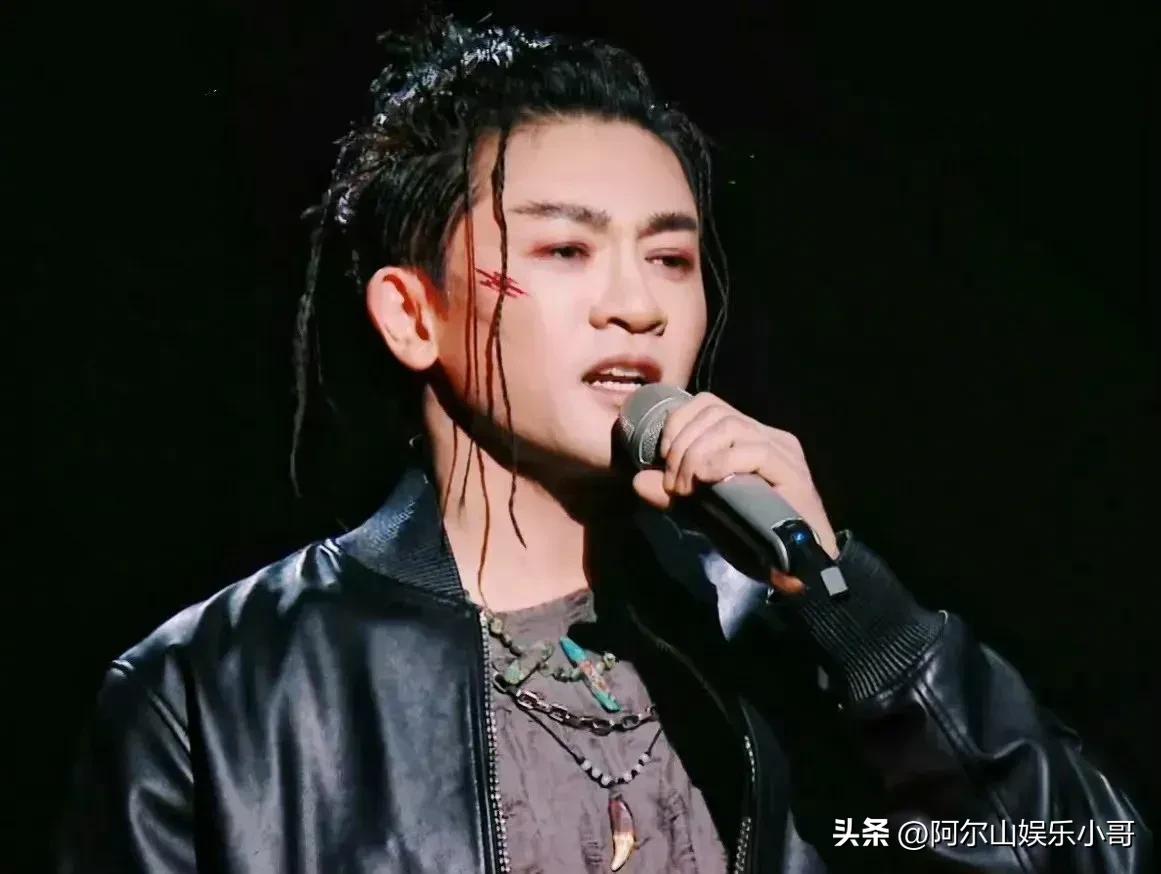 八卦手册_阿尔山娱乐小哥_2022年10月16