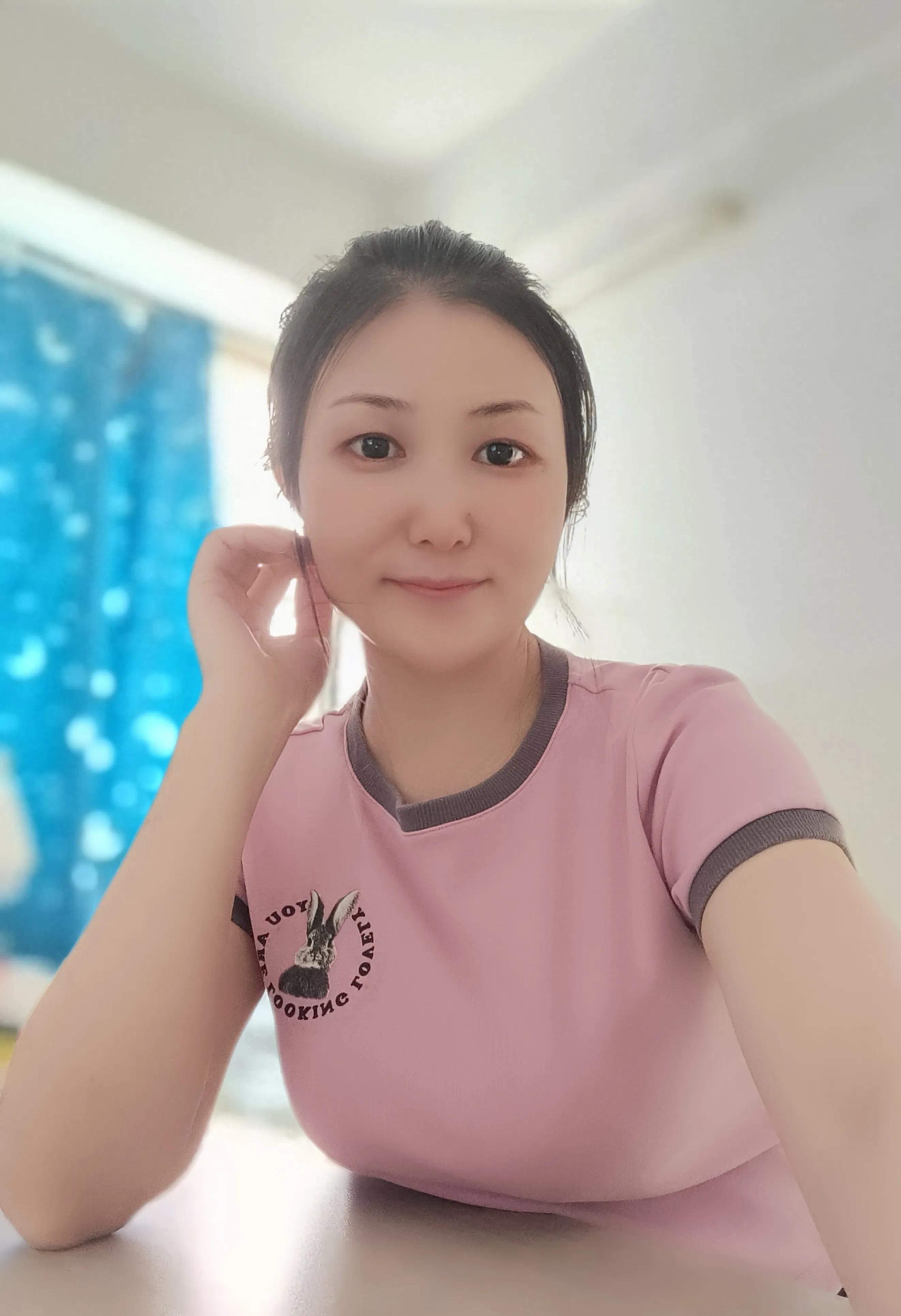 34岁，女，还没把自己嫁出去 厌倦了工作，厌倦了人
