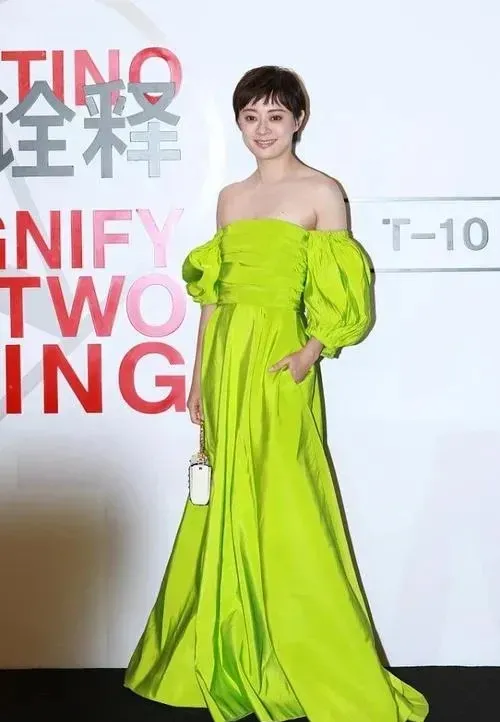 头条创作挑战赛_小娱悦说时尚_2022年10月21