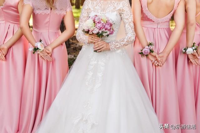 三位女同事当伴娘，同时硅胶内衣过敏，请假两天不来上班